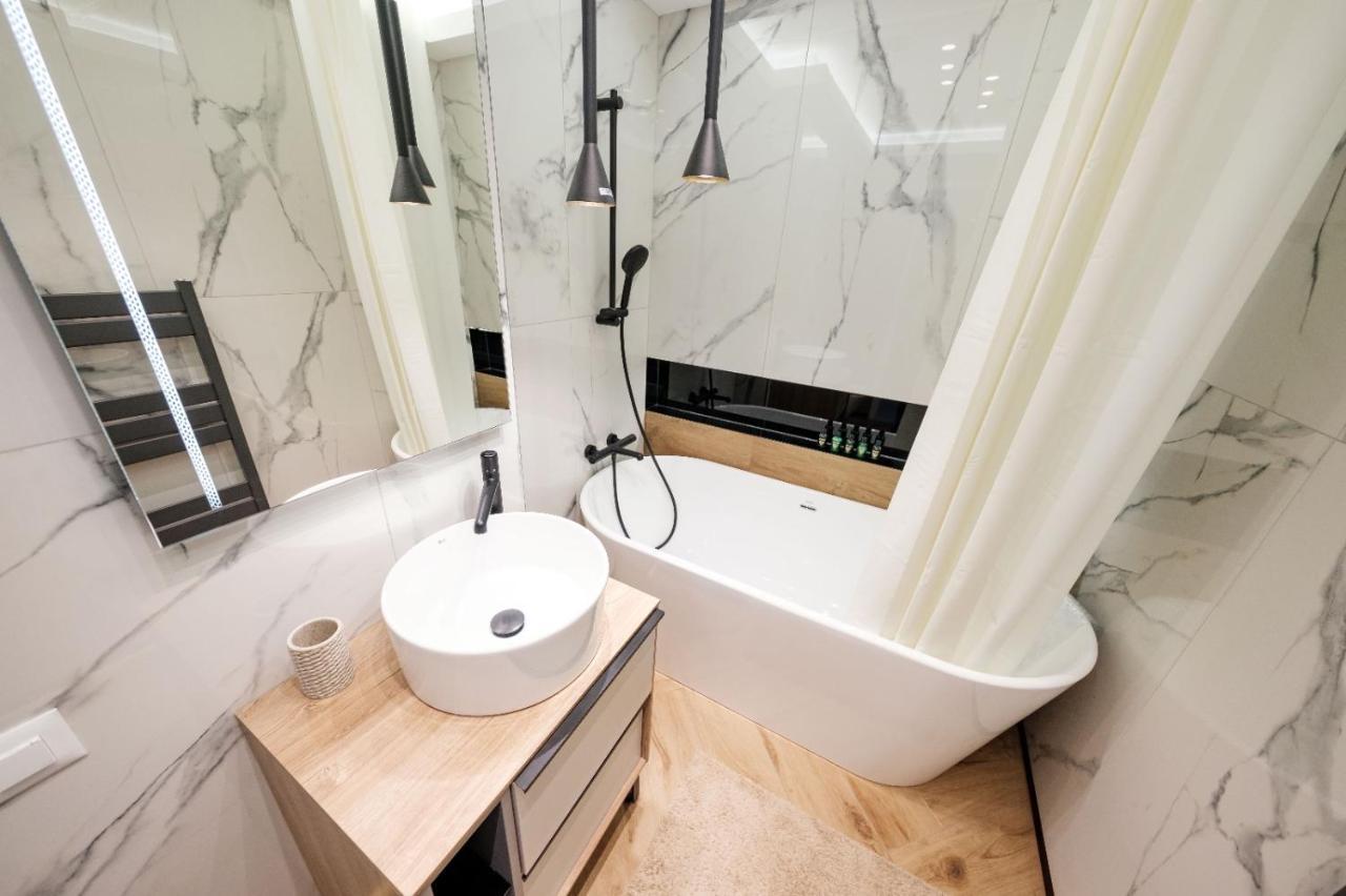 Brand New Luxury Apartment In The Heart Of Μπρασόβ Εξωτερικό φωτογραφία
